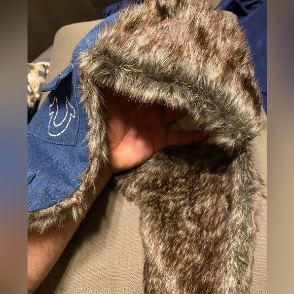 True Religion Trapper Hat Blue Denim Faux Fur Horseshoe Pockets Chin Strap NWT - Picture 11 of 15